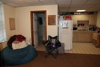 306 3rd St, Unit A in California, PA - Building Photo - Building Photo