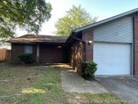 476 Sheffield Ct in Fayetteville, NC - Building Photo