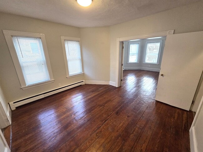 18 White Street Pl, Unit 1 in Somerville, MA - Building Photo - Building Photo