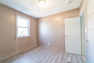 440 Ewingville Rd, Unit 1 in Ewing, NJ - Foto de edificio - Building Photo