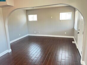 2830 23rd Ave in Oakland, CA - Building Photo - Building Photo