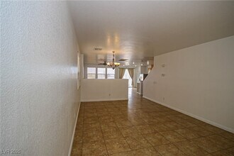 132 Cadrow Castle Ct in Las Vegas, NV - Building Photo - Building Photo