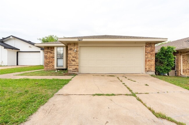 5417 Knollridge Dr in Garland, TX - Foto de edificio - Building Photo