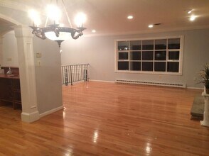 10316 Georgetown Pike in Great Falls, VA - Foto de edificio - Building Photo