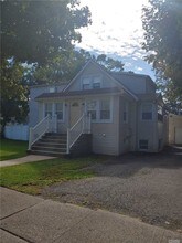 8 Garfield Ave-Unit -2 in Farmingdale, NY - Building Photo - Building Photo