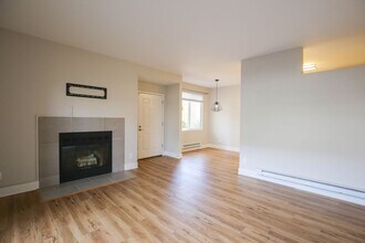 155 Schooner Ct in Richmond, CA - Building Photo - Building Photo