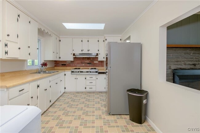 property at 1919 W Lake Rd