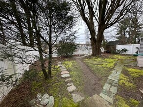 25 Dustin St, Unit 2nd Floor in Worcester, MA - Building Photo - Building Photo