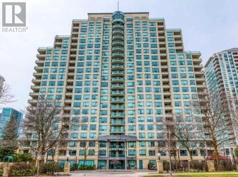 238 Doris Ave in Toronto, ON - Building Photo