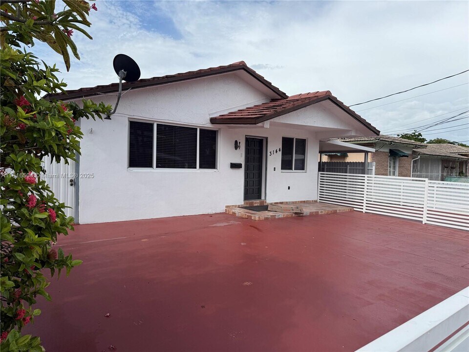 3144 SW 23rd St in Miami, FL - Building Photo