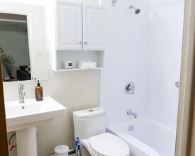 1596 Jones Dr, Unit 1596 Jones Dr Lower Unit in Ann Arbor, MI - Building Photo - Building Photo