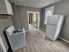 1148 Norwood Rd in Cleveland, OH - Foto de edificio - Building Photo