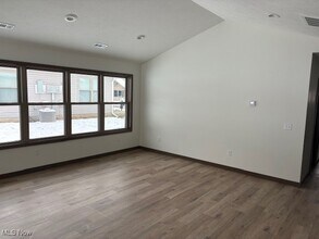 2729 Barnhill Rd SE in New Philadelphia, OH - Building Photo - Building Photo