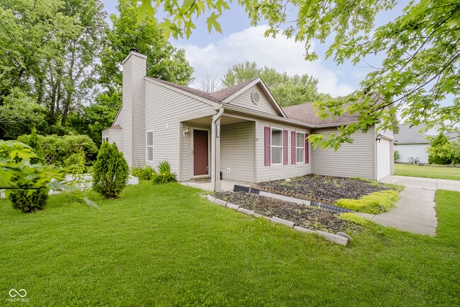 21 Wyndham Dr in Brownsburg, IN - Building Photo - Building Photo