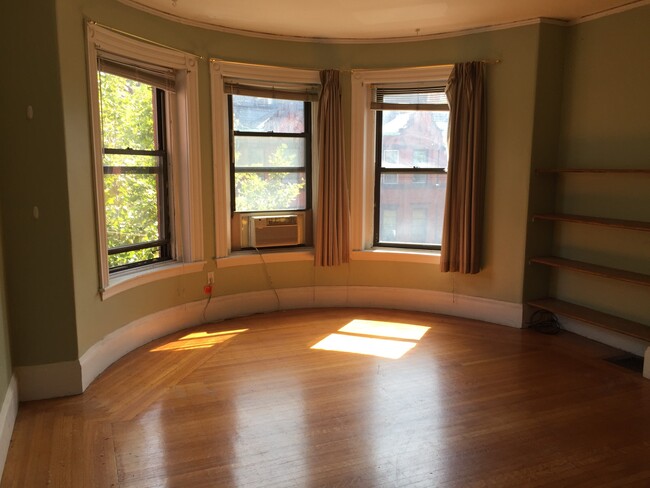 429 Marlborough St, Unit #3B in Boston, MA - Building Photo - Building Photo