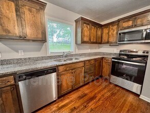 700 W 28 St N in Independence, MO - Building Photo - Building Photo