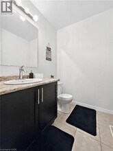 135 Hardcastle Dr in Cambridge, ON - Building Photo - Building Photo