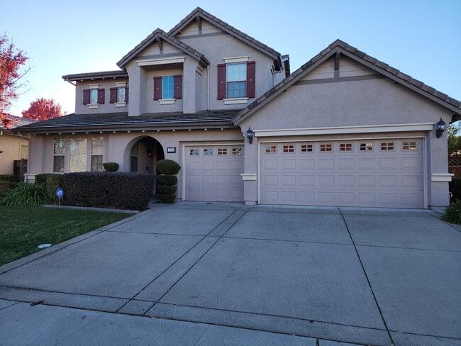 property at 1385 Oak Valley Dr