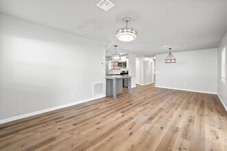 132 Elwood Dr in Edmond, OK - Building Photo - Building Photo