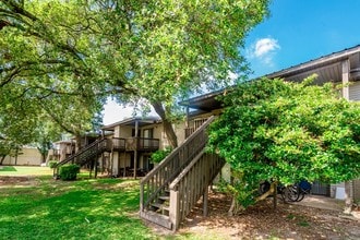 Atwood Oaks Apartments in Pensacola, FL - Building Photo - Building Photo