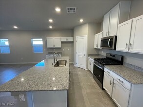 12763 Silver Satin in Henderson, NV - Building Photo - Building Photo