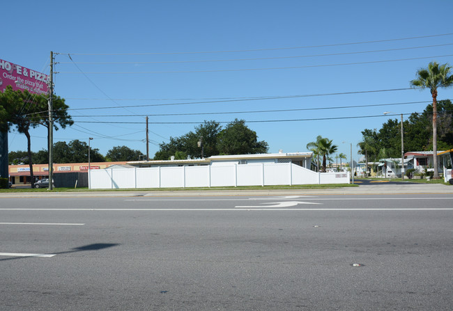 Countryside Estates Mobile Home Park in Clearwater, FL - Foto de edificio - Building Photo