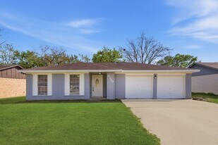 3120 Royal St in Baytown, TX - Building Photo