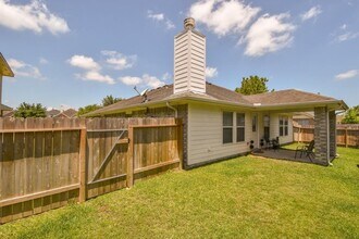 9614 Ashwood Valley Dr in Houston, TX - Foto de edificio - Building Photo