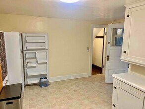 2025 Jenifer St-Unit -2 in Madison, WI - Building Photo - Building Photo