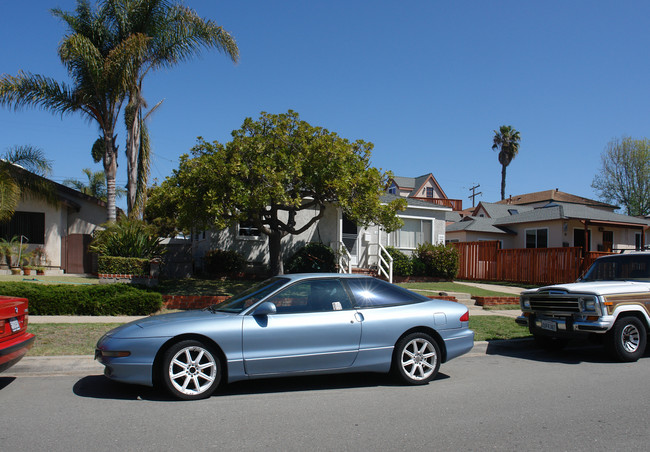 1256-1262 Oliver Ave in San Diego, CA - Building Photo - Building Photo