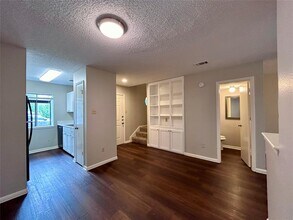 8905 Schick Rd in Austin, TX - Building Photo - Building Photo