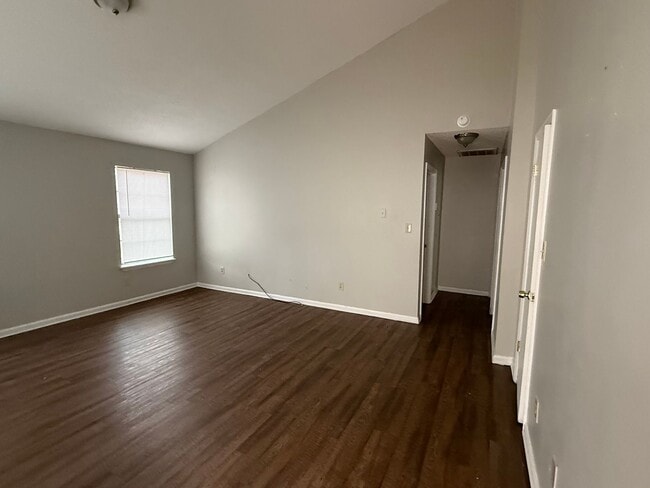 304 Carriage Ln in Albany, GA - Building Photo - Building Photo