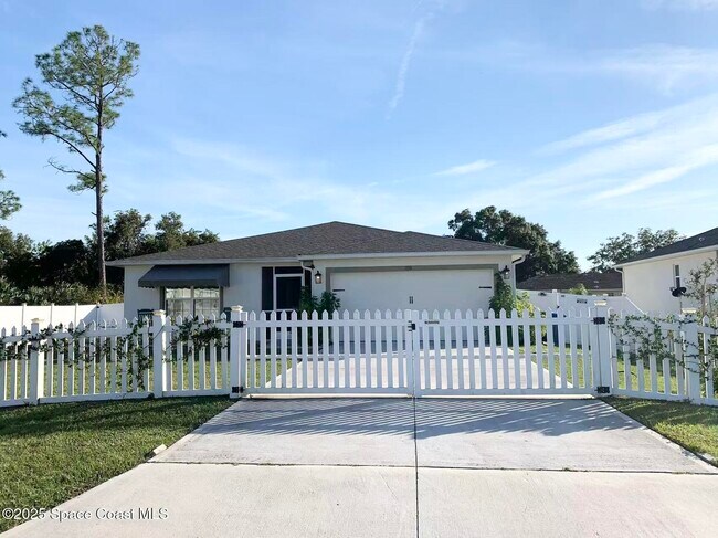 1150 Nordic St NW in Palm Bay, FL - Building Photo - Building Photo