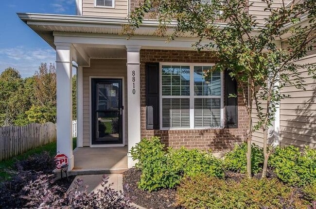 8810 Douglas Palace Ct in Charlotte, NC - Building Photo - Building Photo