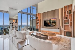 1100 Biscayne Blvd in Miami, FL - Building Photo