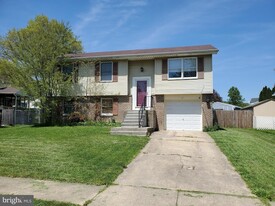 27 Harkfort Rd in Newark, DE - Building Photo