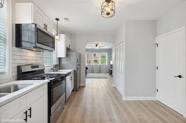 2429 W Cortland St-Unit -1F in Chicago, IL - Building Photo - Building Photo