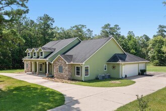 232 County Rd 633 in Dayton, TX - Building Photo - Building Photo