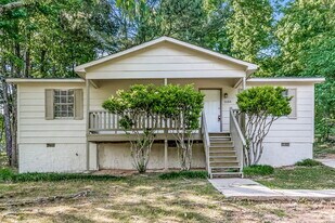 1684 Brewster Rd in Birmingham, AL - Building Photo