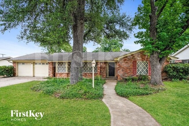 property at 1424 Wreyhill Dr