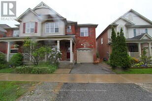 852 Hepburn Rd in Milton, ON - Building Photo