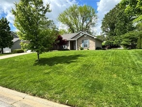 3241 Tanglebrook Dr in Belleville, IL - Foto de edificio - Building Photo