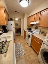 103 Fenway Loop, Unit 101 in San Marcos, TX - Foto de edificio - Building Photo