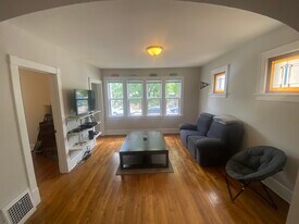 2725 N Bremen St, Unit Upper in Milwaukee, WI - Building Photo