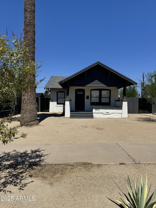 property at 1510 W Monroe St