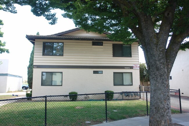 5666 Hoffman Ct in San Jose, CA - Foto de edificio - Building Photo