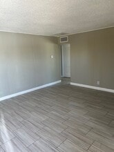 6401 Navajo Ave in El Paso, TX - Foto de edificio - Building Photo