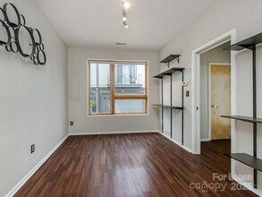 913 Westbrook Dr in Charlotte, NC - Building Photo - Building Photo