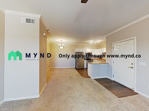 10001 Woodcreek Oaks Blvd-Unit -Unit 833 in Roseville, CA - Building Photo - Building Photo