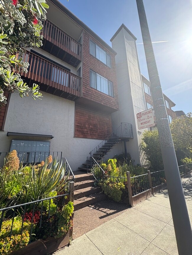 380 Monterey Blvd in San Francisco, CA - Building Photo - Building Photo